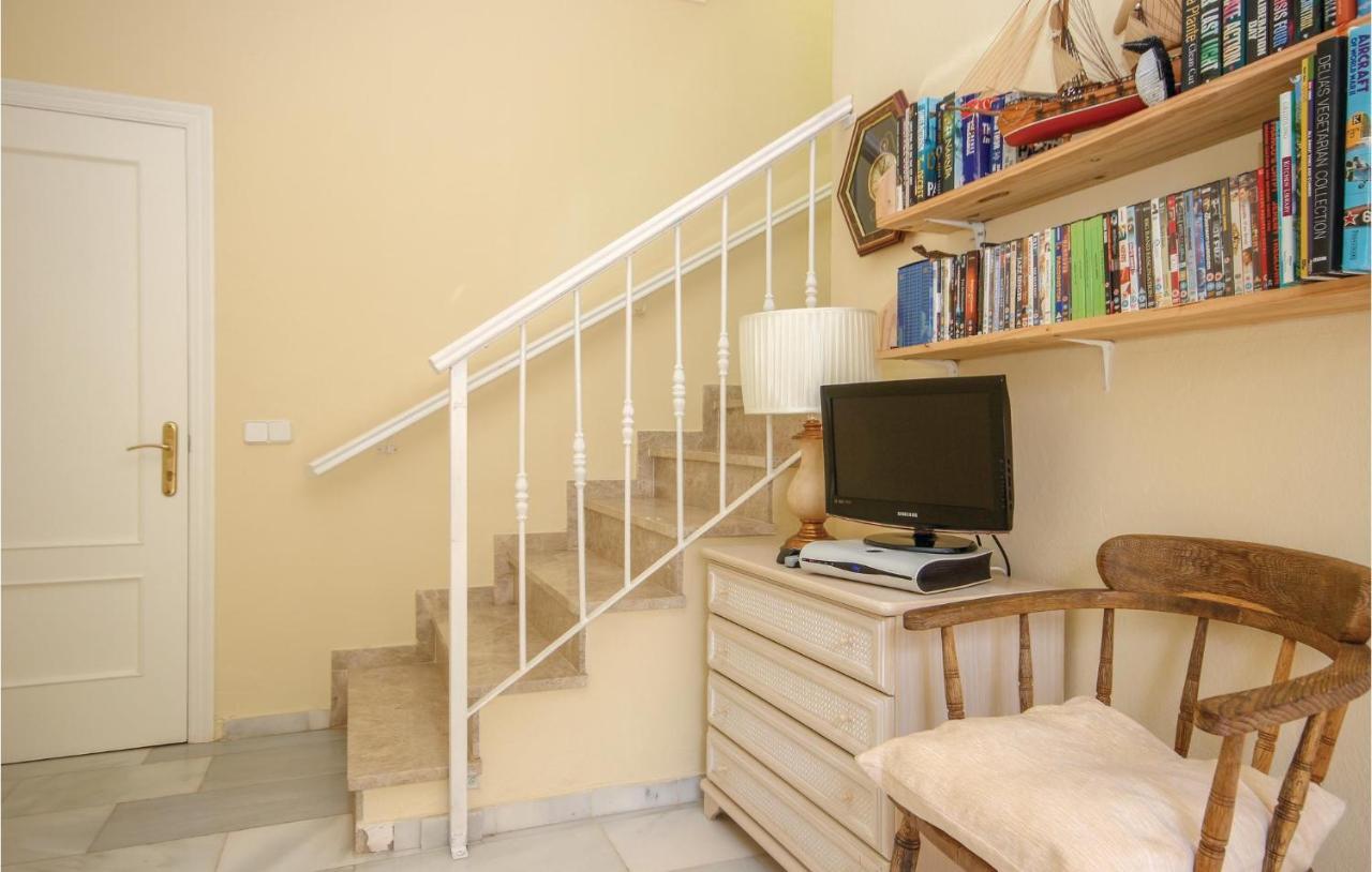 Gorgeous Apartment In Urb El Chaparral With Wifi Ла-Кала-де-Михас Экстерьер фото