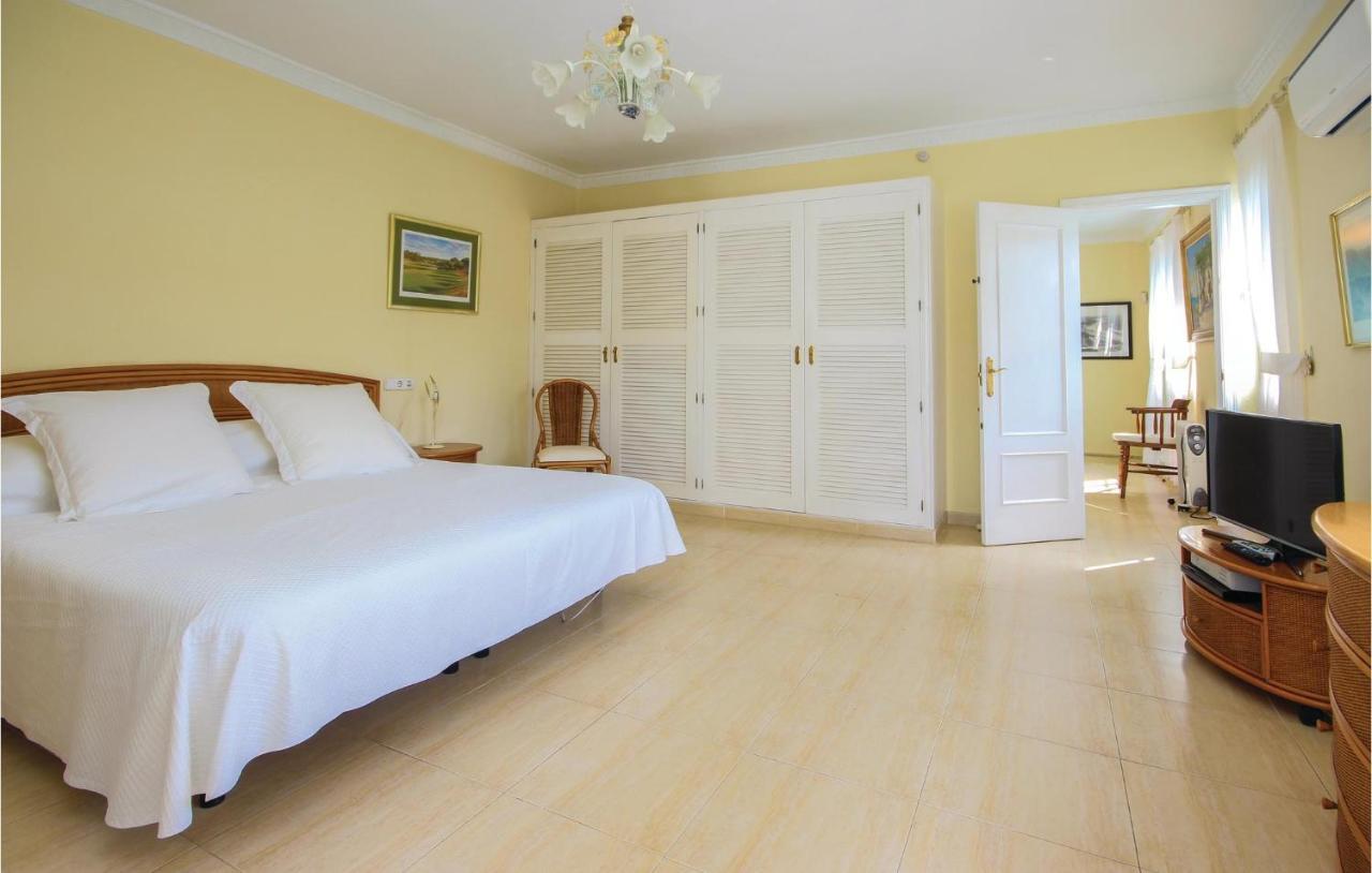 Gorgeous Apartment In Urb El Chaparral With Wifi Ла-Кала-де-Михас Экстерьер фото